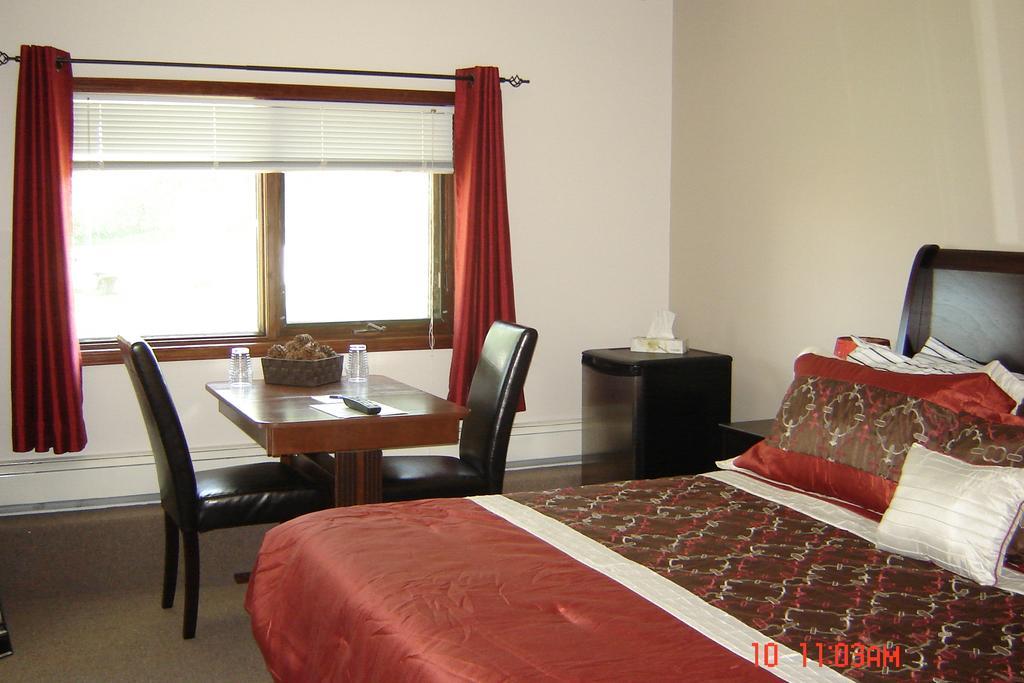 Midway Motel Radisson Habitación foto